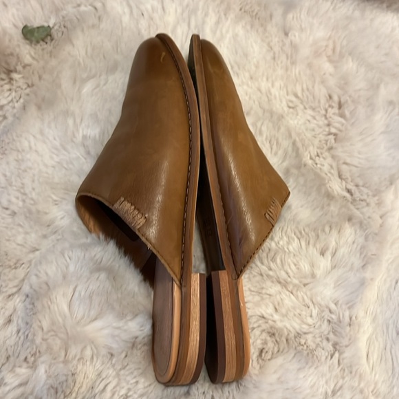 Frye and Co Tan Fenn Almond Toe Mule Leather Slip On Flat Shoes Sz 6.5 - Picture 8 of 15